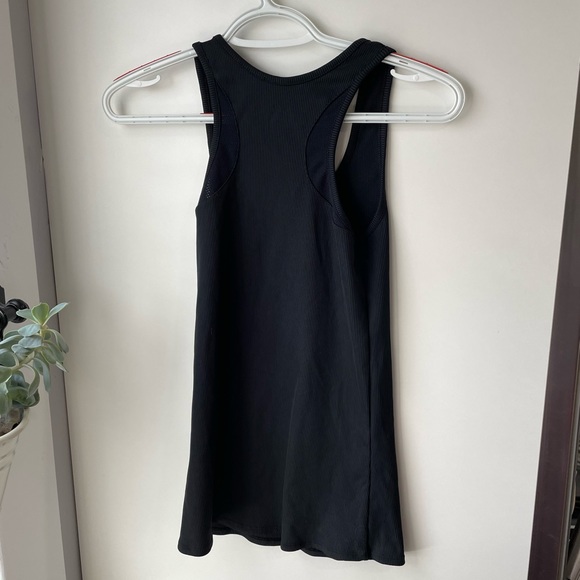 UA Heatgear quick dry tank - Picture 2 of 3